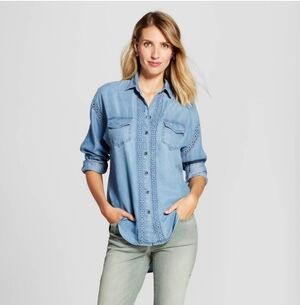 Knox Rose Lyocell Eyelet Embroidered Blue Long Sleeve Button Down Chambray